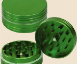 Dvoudílná drtička malá, kovová, magnetická 50mm, zelená